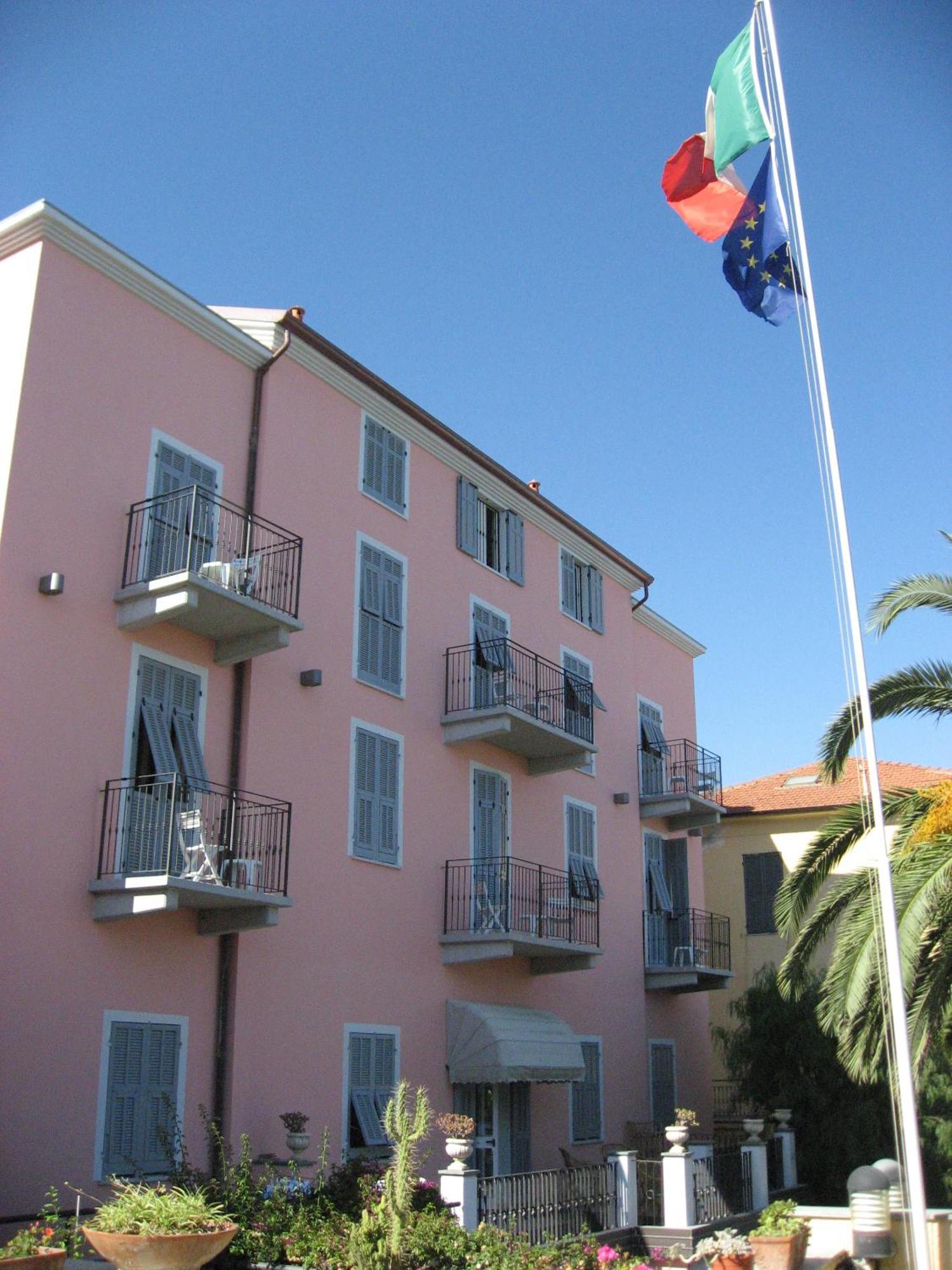 Villa Sacra Famiglia Casa Per Ferie Arma di Taggia Exterior foto